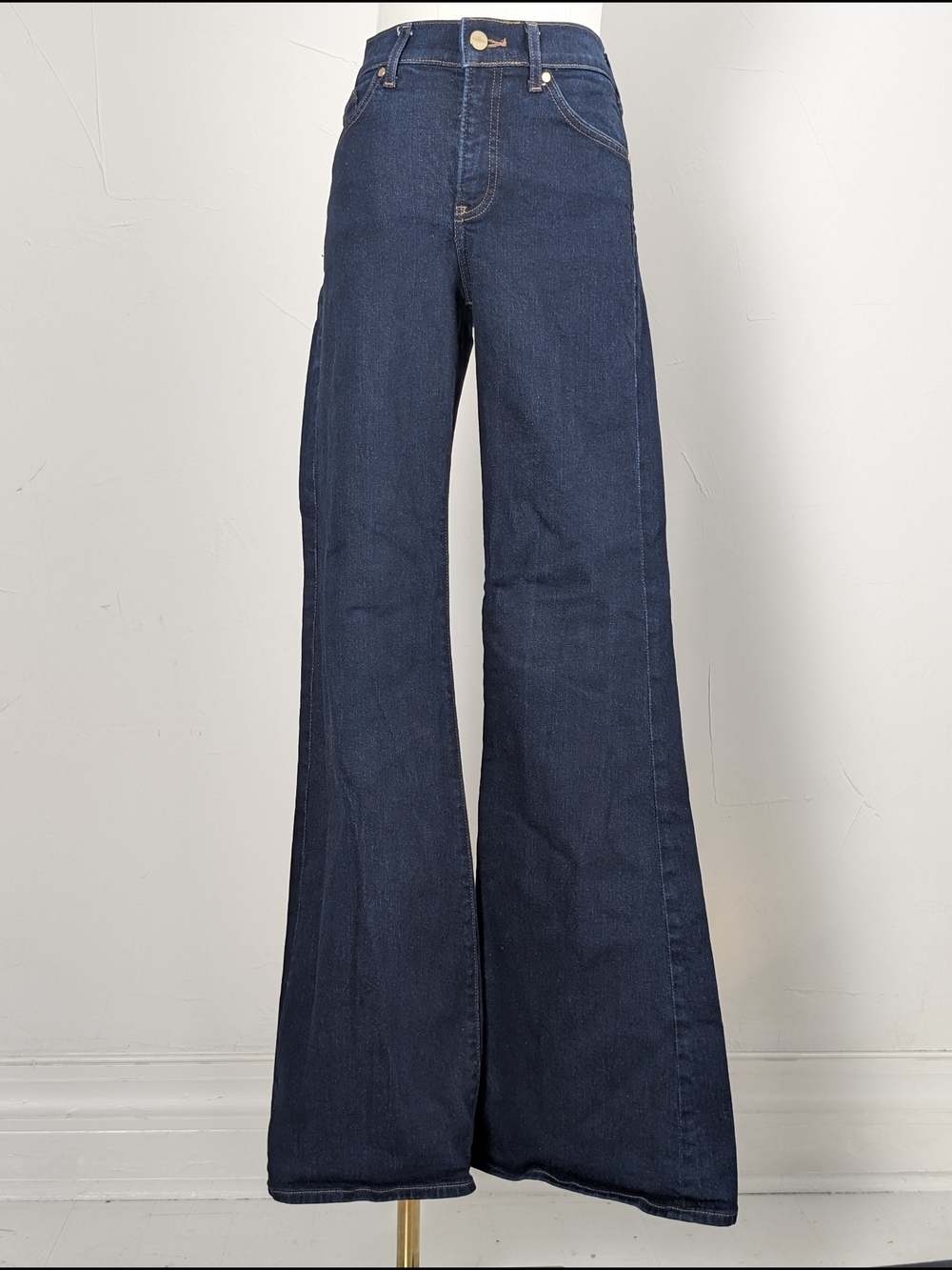 Retro Express High Rise '70s Flare Jeans in Dark Wash Blue Office Siren